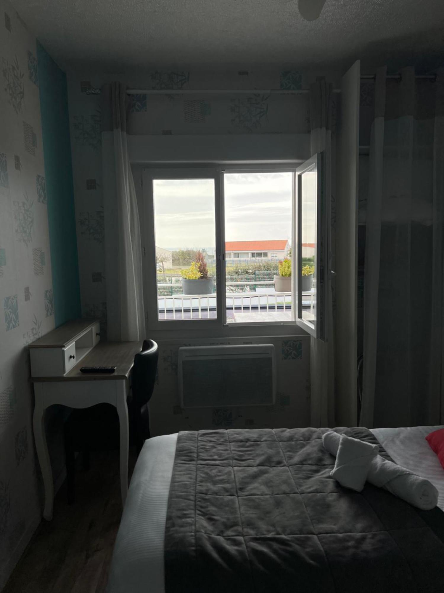 Au Petit Bonheur Hotel La Tranche-sur-Mer Luaran gambar
