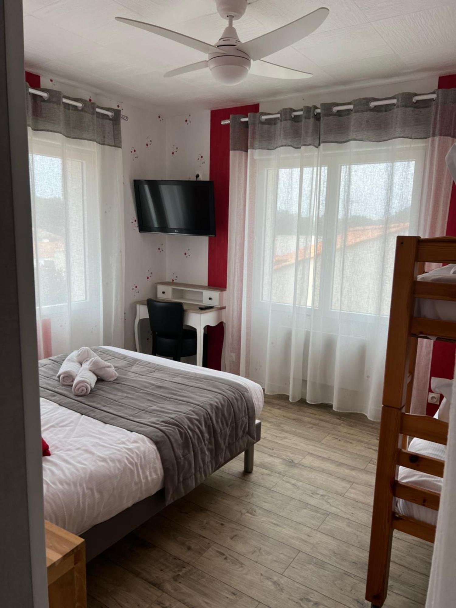 Au Petit Bonheur Hotel La Tranche-sur-Mer Luaran gambar