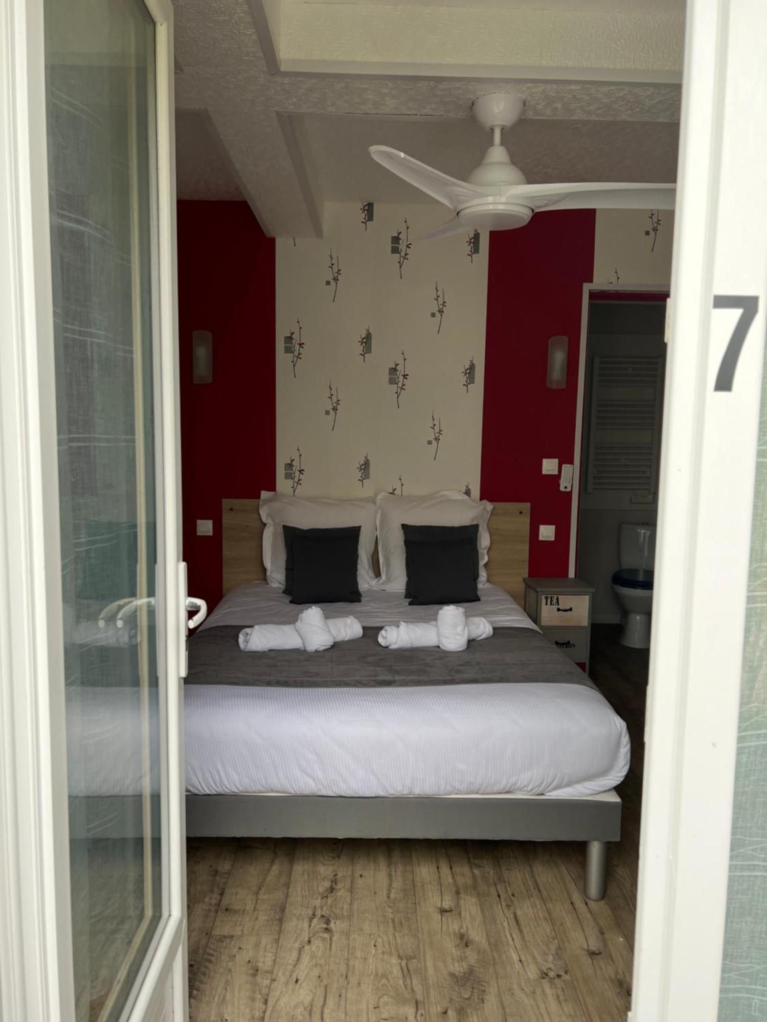Au Petit Bonheur Hotel La Tranche-sur-Mer Luaran gambar